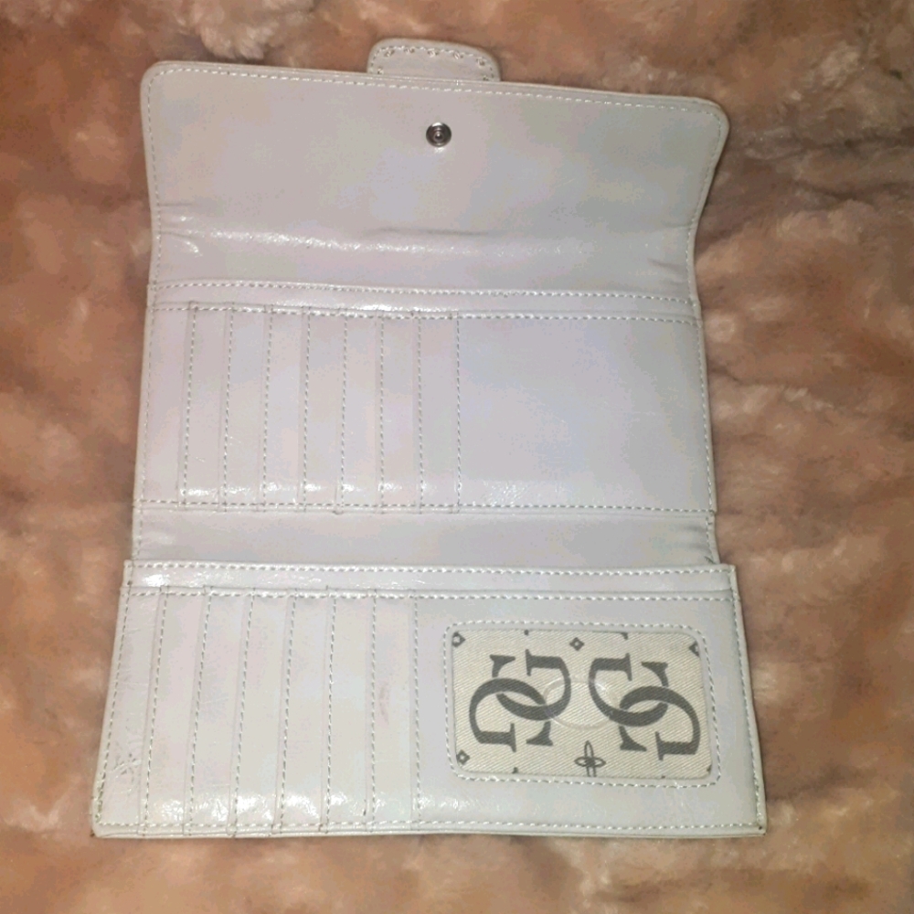 Guess Wallet - Picture 3 of 4